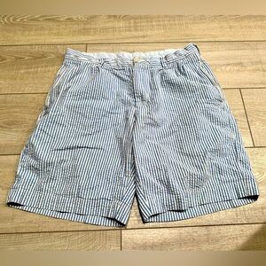 Brooks Brothers 346 - Searsucker Shorts - Blue/White Striped - Medium - Like New